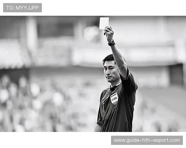 拳击赛后争议判罚，前冠军公开发声指责裁判