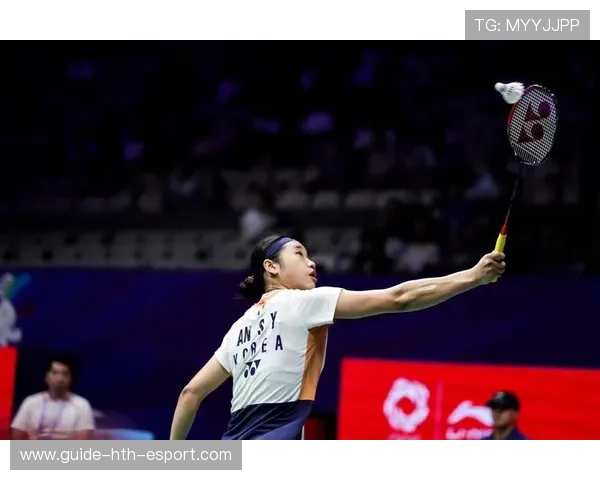 羽毛球少女表现炸裂！教练笑开花