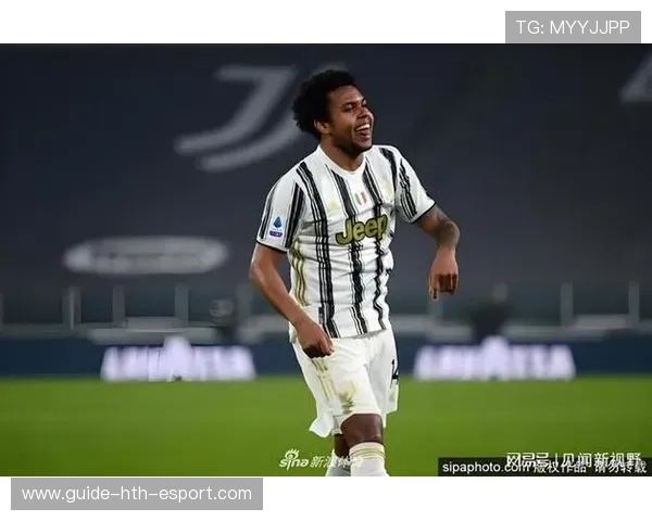 麦肯尼禁区混战中侧钩破门，助尤文图斯重返意甲前四